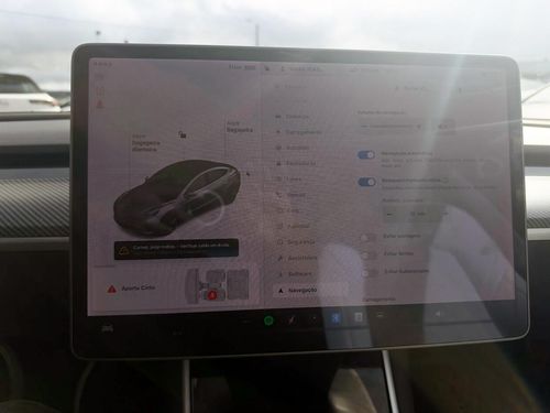 Tesla Model 3 - Photo 31