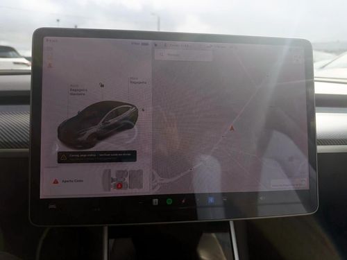 Tesla Model 3 - Photo 26