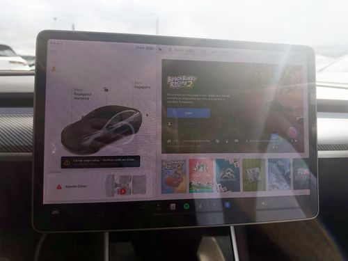 Tesla Model 3 - Photo 27