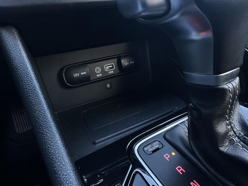 Kia Niro - Photo 28
