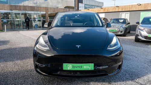 Tesla Model Y - Photo 3