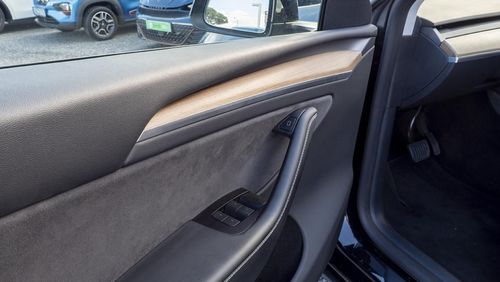 Tesla Model Y - Photo 10