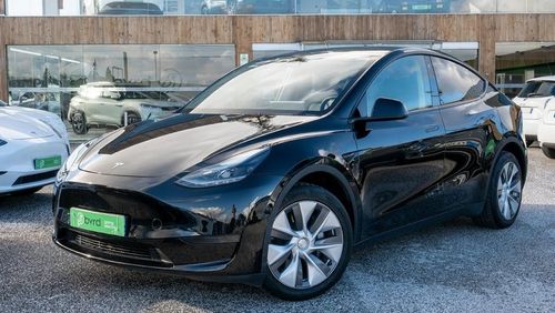 Tesla Model Y - Photo 2