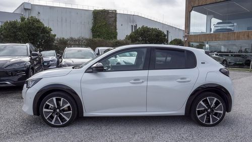 Peugeot e-208 - Photo 7