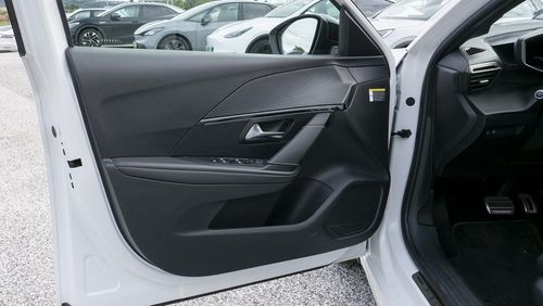 Peugeot e-208 - Photo 9