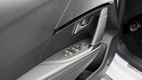 Peugeot e-208 - Photo 10