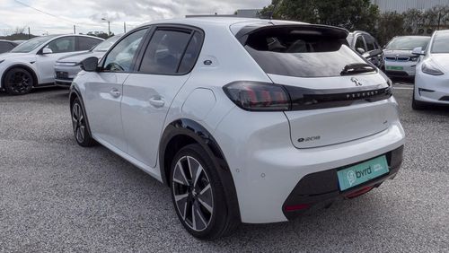 Peugeot e-208 - Photo 11