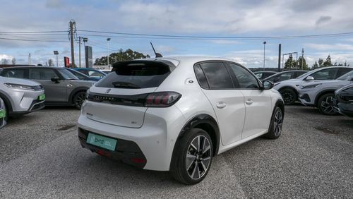 Peugeot e-208 - Photo 17