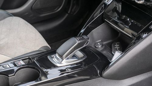 Peugeot e-208 - Photo 24