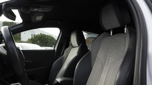 Peugeot e-208 - Photo 27