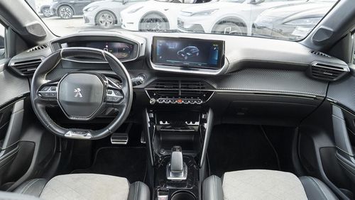 Peugeot e-208 - Photo 20