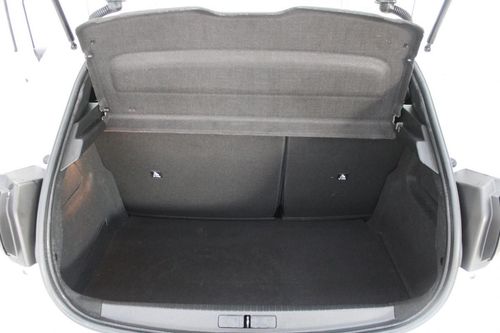 Peugeot e-208 - Photo 9