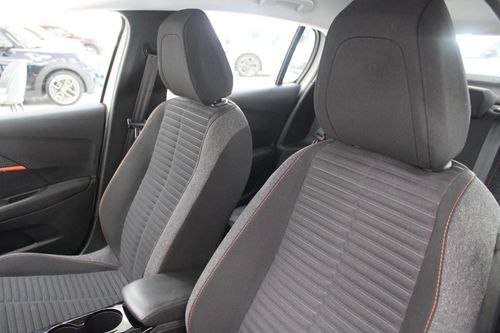 Peugeot e-208 - Photo 10