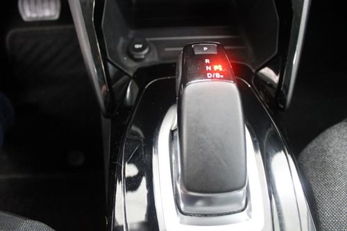 Peugeot e-208 - Photo 25