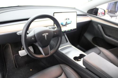 Tesla Model Y - Photo 12
