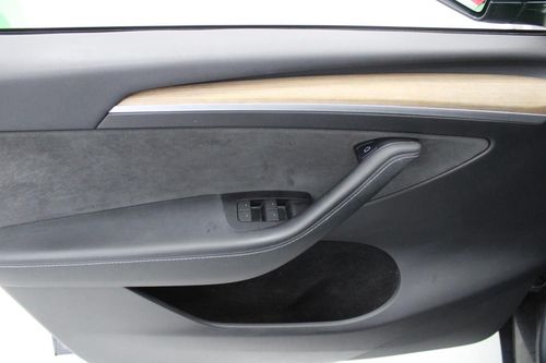 Tesla Model Y - Photo 9