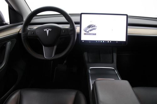 Tesla Model Y - Photo 14
