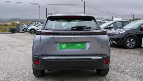 Peugeot e-2008 - Photo 10