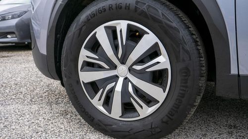 Peugeot e-2008 - Photo 6