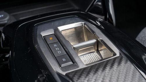 Peugeot e-2008 - Photo 24