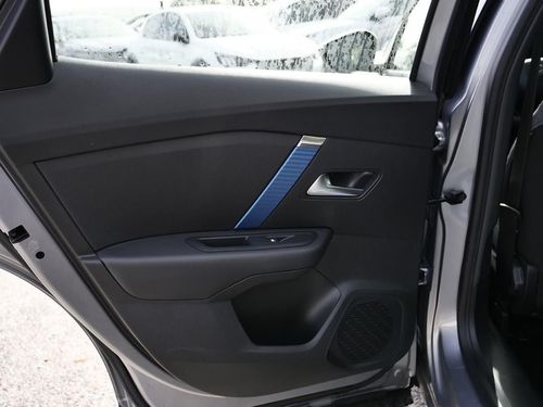 Citroen e-C4 X - Photo 32