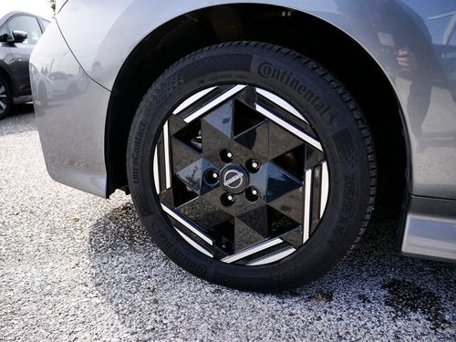 Nissan Leaf - Photo 8