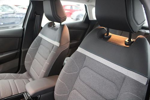 Citroen e-C4 X - Photo 10