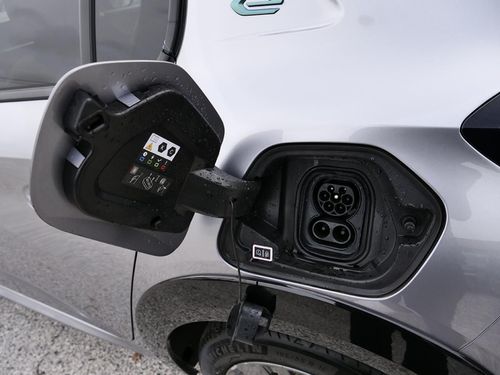 Peugeot e-208 - Photo 9