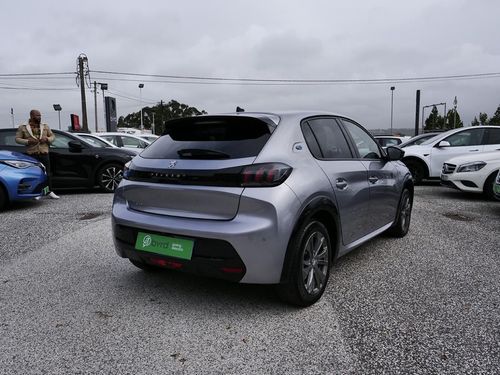 Peugeot e-208 - Photo 14