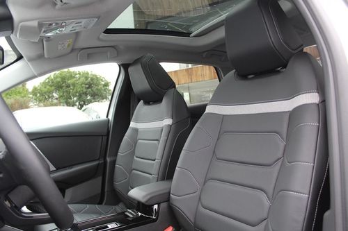 Citroen e-C4 X - Photo 20