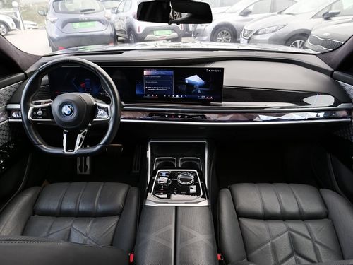 BMW i7 - Photo 44