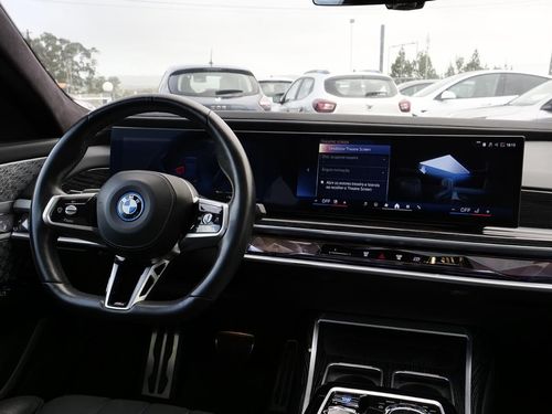 BMW i7 - Photo 45