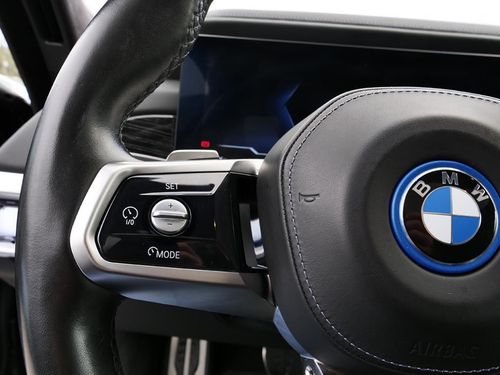 BMW i7 - Photo 31