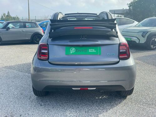 Fiat 500e - Photo 10