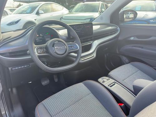 Fiat 500e - Photo 19