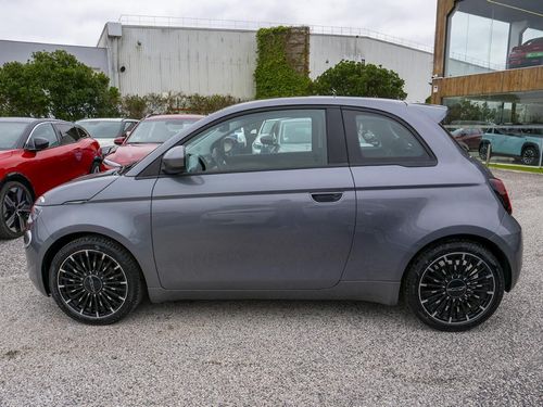 Fiat 500e - Photo 8