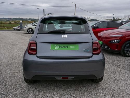 Fiat 500e - Photo 11