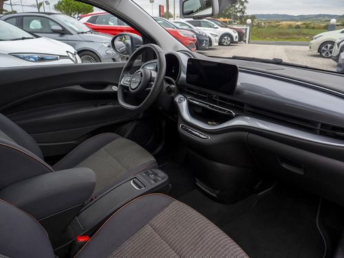 Fiat 500e - Photo 18