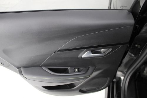 Peugeot e-208 - Photo 12