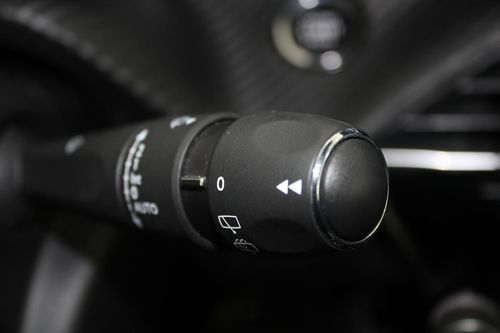 Peugeot e-208 - Photo 17