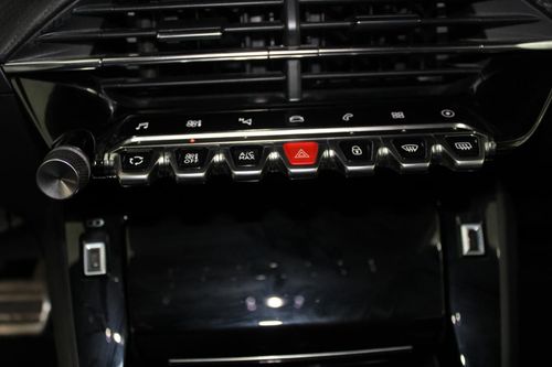 Peugeot e-208 - Photo 19