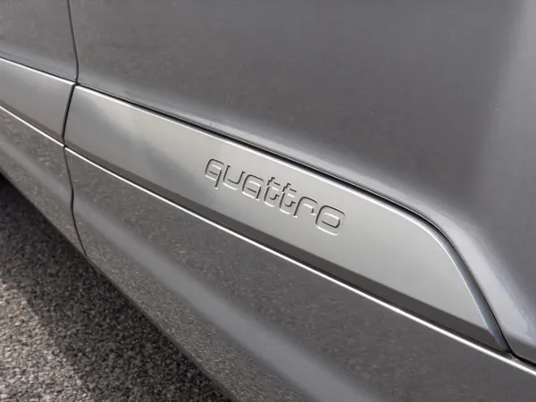 Audi Q7 - Photo 11