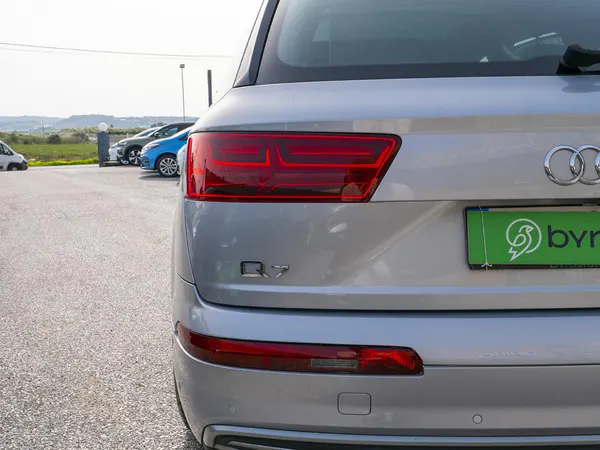 Audi Q7 - Photo 13