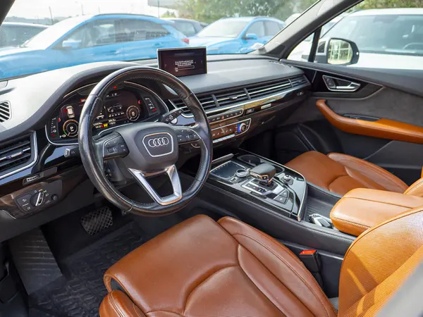 Audi Q7 - Photo 24