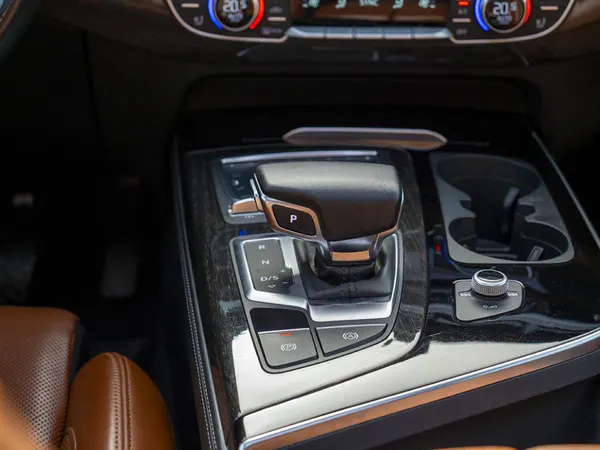Audi Q7 - Photo 33