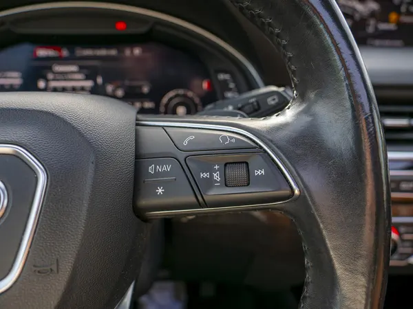Audi Q7 - Photo 40