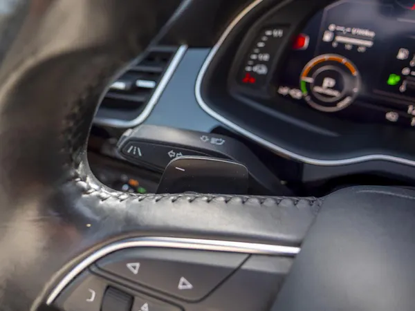Audi Q7 - Photo 45