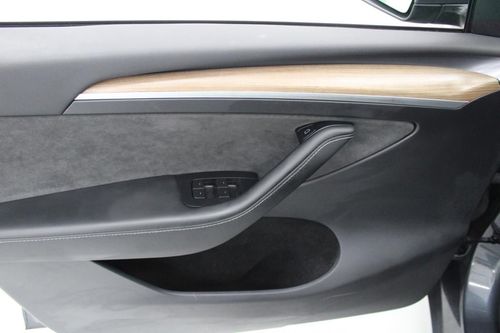 Tesla Model Y - Photo 9