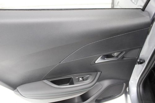 Peugeot e-2008 - Photo 11