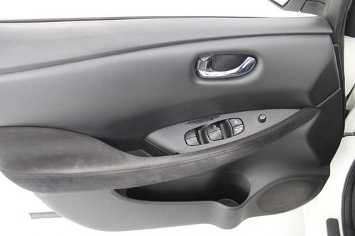 Nissan Leaf - Photo 8